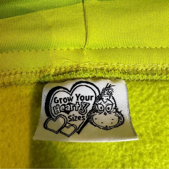 Dr. Seuss Grinch hooded blanket - Picture 4 of 12